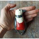Dzięcioł ceramiczny - ptak lasu ręcznie robiony