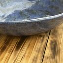 Granatowa owalna umywalka ceramiczna - wiejski styl, rękodzieło