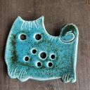 Mydelniczka ceramiczna kot - ręcznie lepiona w błękicie