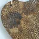 Ceramiczne serce z odciskiem serwetki - wyjątkowy wallhanging do domu