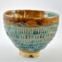 Ceramiczna czarka z turkusowo-miodowym szkliwem - rękodzieło 300 ml z reliefem