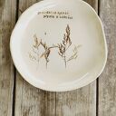 Ręcznie robiony talerzyk ceramiczny 23 cm z gliny z napisem