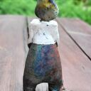 Figurka chłopca z ceramiki raku 23 cm - rękodzieło