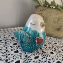 Ceramiczny wróbel - figurka z motywem miłości