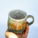 Handmade duży ceramiczny kubek z koniem wewnątrz - Beżyk - ok 400 ml
