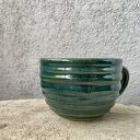 Kubek w prążki z zielonym szkliwem - handmade z pracowni Samaso