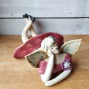 Anioł ceramiczny w pąsowych kolorach - handmade dekoracja na półkę (ok. 22 cm)