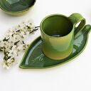 Ręcznie lepiony kubek ceramiczny z podstawką Liść