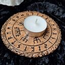 Ceramiczna podstawka rytualna - Kompas Wikinga (Vegvísir) z runami Futhark