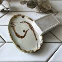 Mydelniczka ceramiczna "Pokryte rdzą" z motywem roślinnym