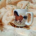 Koń galop wśród zbóż - ręcznie malowany kubek 300 ml