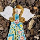 Anioł ceramiczny z ptaszkami na drzewie - wyjątkowe rękodzieło