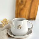 Kubek / Filiżanka ze spodkiem beczułka ręcznie robiona 320 ml - Biała stokrotka