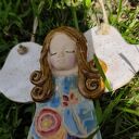 Ceramiczny anioł - ręcznie lepiona pamiątka na chrzest, komunię i ślub