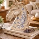 Pegaz - ceramiczne popiersie konia w stylu prowansalskim, biel z przecierkami, 26 cm