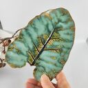 Ceramiczny talerz na biżuterię - liść łopianu (rękodzieło)