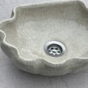 Umywalka ceramiczna w kształcie muszelki