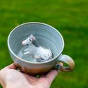 Ręcznie robiona filiżanka z koniem Azul Horse - 320 ml z talerzykiem