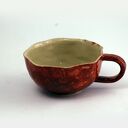 Duża ceramiczna filiżanka z figurką konia