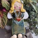 anioł ceramiczny Pyza z serduszkiem