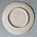 Bajeczna laguna - artystyczny talerz ceramiczny z odbitymi liśćmi