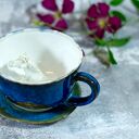 Ceramiczna duża filiżanka z figurką konia - niebieska - 400 ml - Na prezent