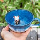 Ceramiczna filiżanka z figurką BULDOŻKA FRANCUSKIEGO - Niebieskości | ok 350 ml
