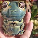Żaba ceramiczna - ręcznie robiona ozdoba do doniczki