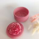 Dekoracyjna szkatułka z żywicy epoksydowej z kwiatowym motywem