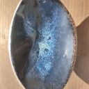 Mały owalny pojemnik ceramiczny na nóżkach