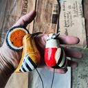 Dudek i dzięcioł na piku - ceramiczna dekoracja handmade