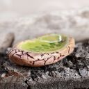 Ceramiczny kamień spokoju Mech - ręcznie robiony amulet