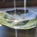 Asymetryczna patera ceramiczna - ręcznie formowana z oliwkową zielenią
