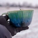 Filiżanka z figurką królika "Leśne jeziorko" - rękodzieło ceramiczne, ok. 300 ml