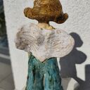 Aniołek ceramiczny w ogrodniczkach - prezent na chrzest i Komunię
