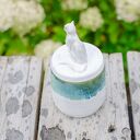 Turkusowo-biała cukiernica ceramiczna z kotem