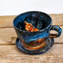 Ceramiczna filiżanka z figurką BULDOŻKA FRANCUSKIEGO - Malinowy król | ok 350 ml