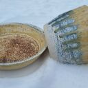 Osłonka ceramiczna z podstawką - rękodzieło z pracowni Kamionka