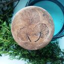 Zestaw 6 ceramicznych zawieszek handmade z motywem roślinnym - jesień w glinie