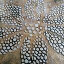 Duża patera ceramiczna "Kwiatostan" - kwiatowy kształt i perłowo-biała glazura