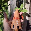 Ceramiczny dzwonek z ptaszkiem - dekoracja ogrodu