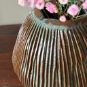 Wazon ceramiczny „Deep Lines” - ręcznie rzeźbione linie i szkliwo granatowe