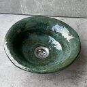 Zielona umywalka nablatowa z ceramiki w rustykalnym stylu (handmade)
