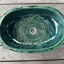 Umywalka ceramiczna owalna z koronkami w butelkowej zieleni - nablatowa