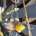 Dzwonek ceramiczny 2 szt - kolorowe ozdoby handmade na balkon i ogród