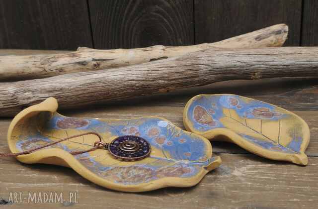 Komplet ceramicznych liści ( c891)