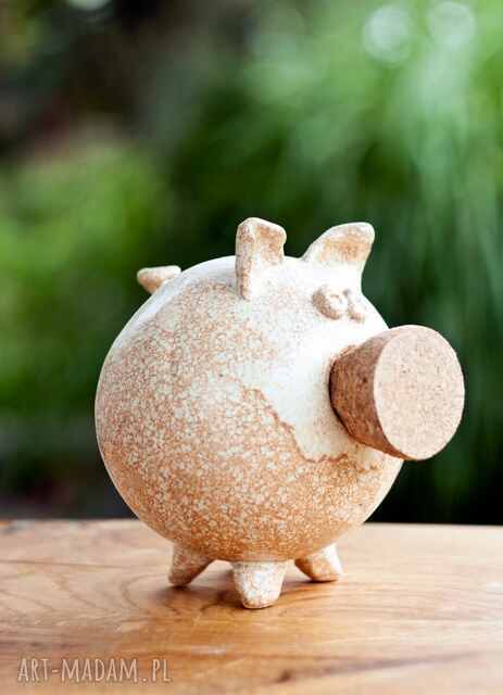 Świnka skarbonka z korkowym ryjkiem