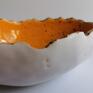 Miseczka z serii "jajecznych" miseczek, wykonana ręcznie z gliny szamotowej i dwukrotnie wypalona. Pomysł na prezent