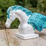 rezerwacja. Anity. Rzeźba ceramiczna figurka popiersie konia - biały skrzydlaty koń z koniem
