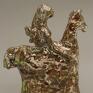 "Połączeni" - anioł i koń ceramiczny. Rzeźba pełna. Sylwetka wykonana ręcznie z gliny szamotowej, wypalona w temp. 1060'C. Oryginalny